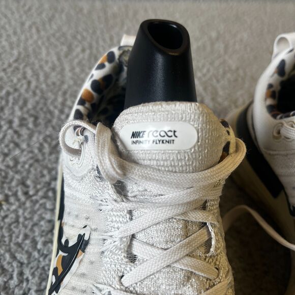 Nike React Infinity Flyknit Womens 7 Running Work STAINS DJ5932-001 - Picture 4 of 15